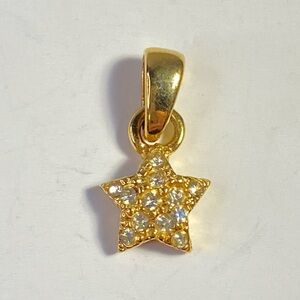 Vintage Gold Tone Star Pendant with Rhinestones